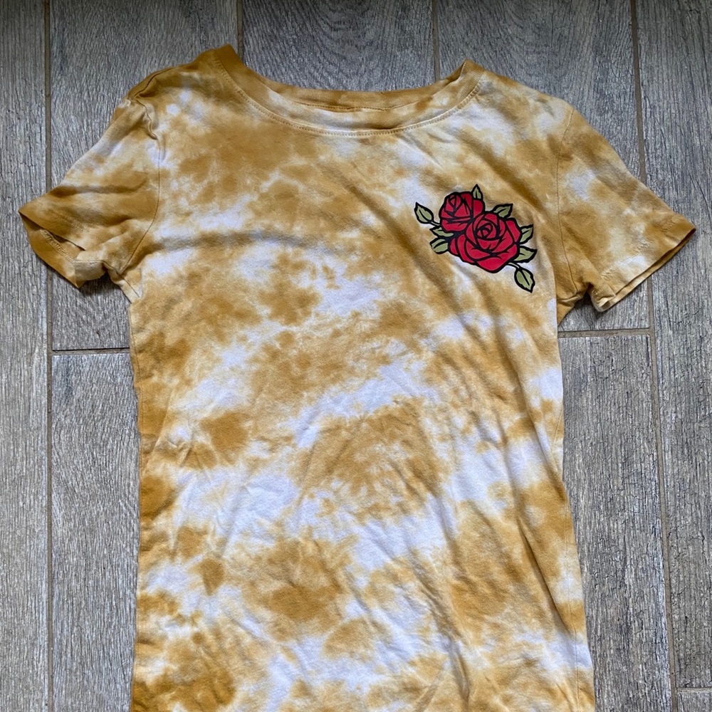 Aeropostale / tie dye rose tee